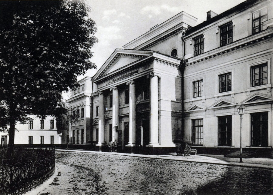 Дворец примаса в Варшаве, в 1865-1887 гг. - здание Варшавского пехотного юнкерского училища